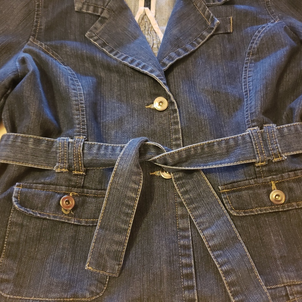 Unique Jean Jacket - Picture 3 of 5